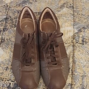 Casual Lace-Up Women's Sneakers in Brown